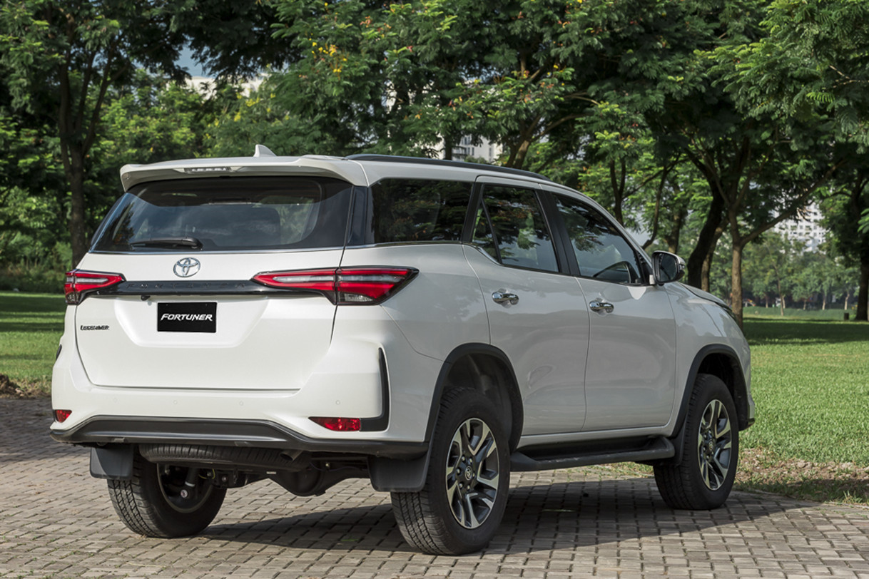 Lốp dự phòng của Fortuner được đặt dưới gầm xe