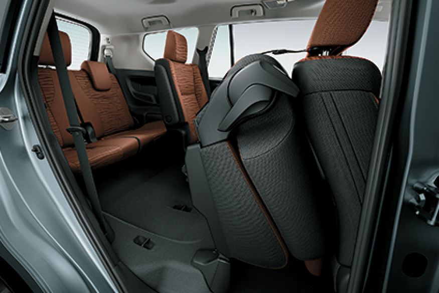 Điều chỉnh ở hàng ghế thứ hai